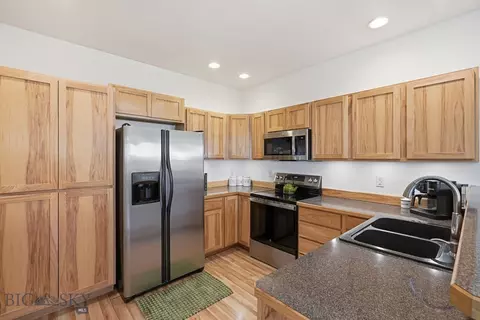 Kitchen - 3935 Baxter Ln E, Bozeman, MT 59718 photo 2 of 3