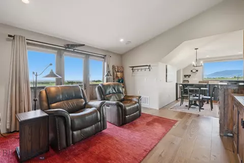Living - 46 Moon Shadow Dr, Bozeman, MT 59715 photo 7 of 7