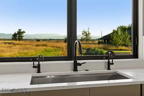 Kitchen - 683 Cobb Hill Rd, Bozeman, MT 59718 photo 4 of 6