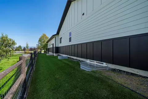 Exterior - 32 Mint Trl, Bozeman, MT 59718 photo 16 of 16