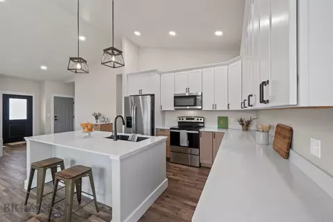 Kitchen - 1743 Stuart Ave, Butte, MT 59701 photo 5 of 8