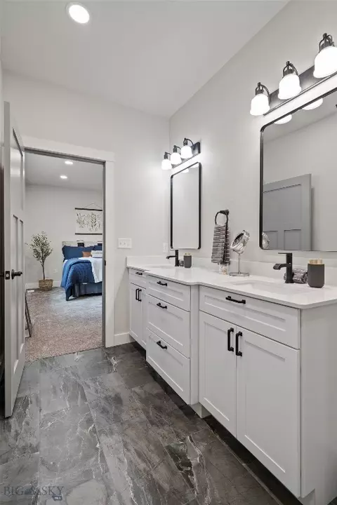 Bath - 1743 Stuart Ave, Butte, MT 59701 photo 3 of 6