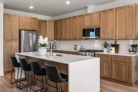 Kitchen - 834 Spaniel Ln, Belgrade, MT 59714 photo 2 of 5