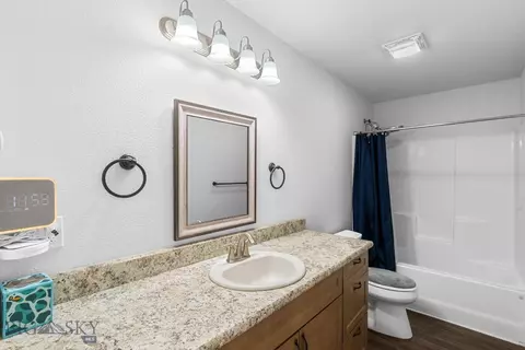 Bath - 255 Johnson Ave, Dillon, MT 59725 photo 1 of 1