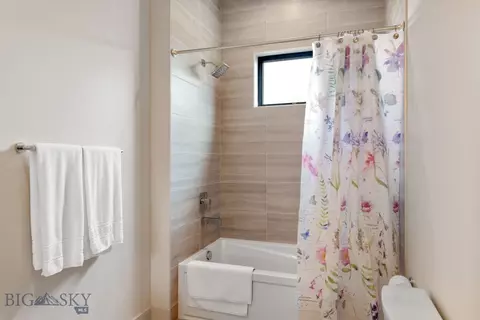 Bath - 75 Balmoral Trl, Bozeman, MT 59718 photo 5 of 8