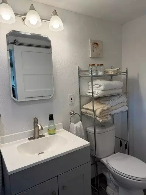 Bath - 422 E Ctr, Dillon, MT 59725 photo 2 of 3