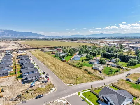 812 Spaniel Ln, Belgrade, MT 59714 photo 2