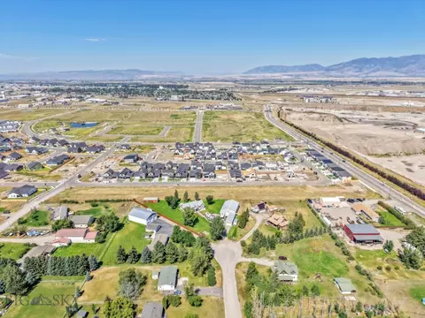 810 Spaniel Ln, Belgrade, MT 59714 photo 2