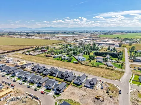 806 Spaniel Ln, Belgrade, MT 59714 photo 2
