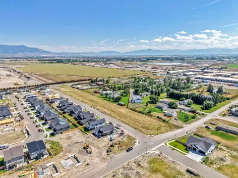 802 Spaniel Ln, Belgrade, MT 59714 photo 2