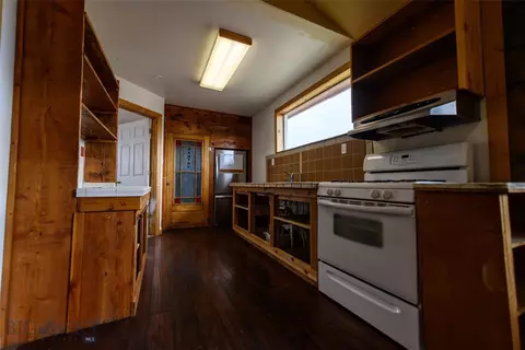 Kitchen - 400 Blaine, Lima, MT 59739 photo 2 of 2