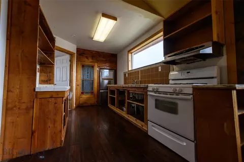 Kitchen - 400 Blaine, Lima, MT 59739 photo 2 of 2