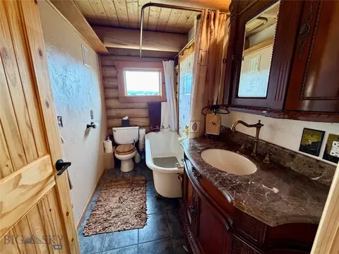 Bath - 448 Red Fox Rd, Wise River, MT 59762 photo 3 of 4