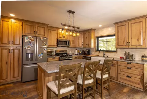 Kitchen - 14013 Mt-21, Simms, MT 59477 photo 3 of 3