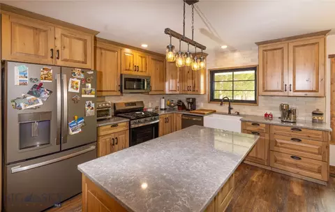 Kitchen - 14013 Mt-21, Simms, MT 59477 photo 1 of 3