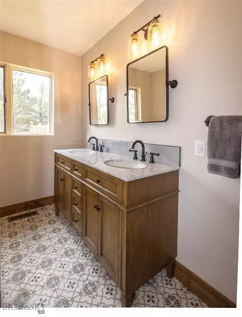 Bath - 14013 Mt-21, Simms, MT 59477 photo 1 of 2