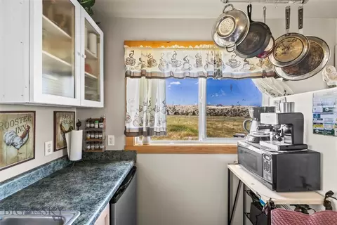 Kitchen - 30 Hayfield Loop Trl, Ennis, MT 59729 photo 3 of 4