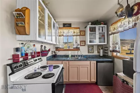 Kitchen - 30 Hayfield Loop Trl, Ennis, MT 59729 photo 1 of 4