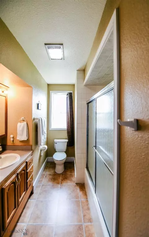 Bath - 2409 Carrigan Ln, Dillon, MT 59725 photo 3 of 3