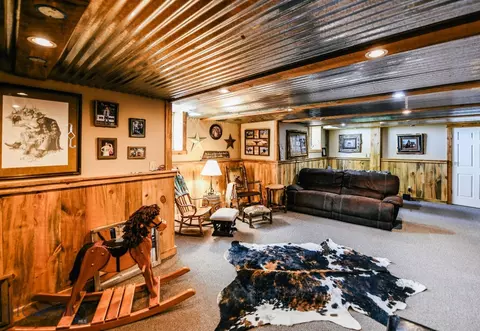 Living - 2409 Carrigan Ln, Dillon, MT 59725 photo 3 of 3