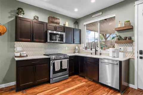 Kitchen - 4448 Shadowglen Dr, Bozeman, MT 59718 photo 1 of 3