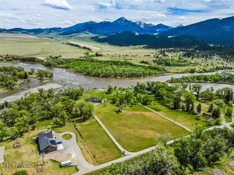 32 Strong Ln, Livingston, MT 59047