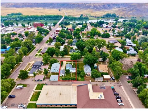 1210 Franklin St, Fort Benton, MT 59442