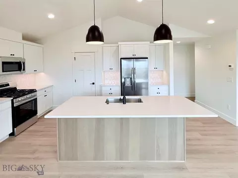 Kitchen - 858 Accolade Loop, Belgrade, MT 59714 photo 8 of 9