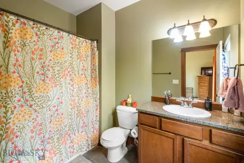 Bath - 4369 Brookside Ln #B, Bozeman, MT 59718 photo 1 of 3