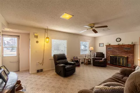 Living - 619 Everett St, Big Timber, MT 59011 photo 4 of 4