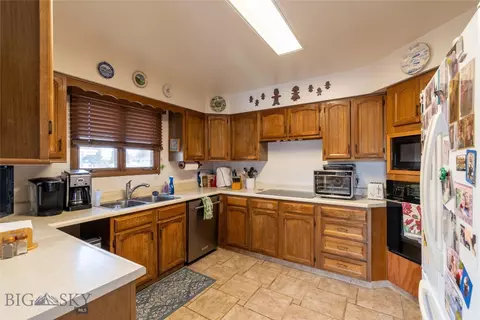 Kitchen - 619 Everett St, Big Timber, MT 59011 photo 2 of 8