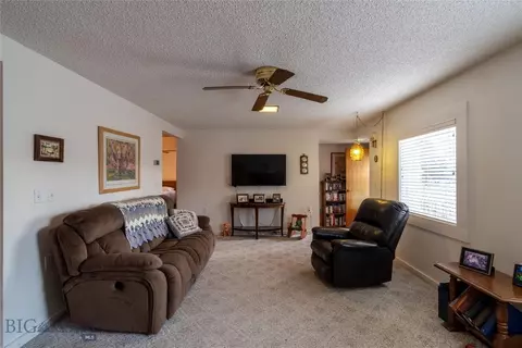Living - 619 Everett St, Big Timber, MT 59011 photo 2 of 4