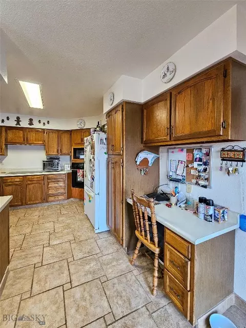 Kitchen - 619 Everett St, Big Timber, MT 59011 photo 7 of 8