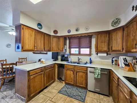 Kitchen - 619 Everett St, Big Timber, MT 59011 photo 5 of 8