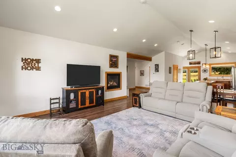 Living - 1500 Rainbow Rd, Bozeman, MT 59715 photo 2 of 3