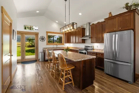 Kitchen - 1500 Rainbow Rd, Bozeman, MT 59715 photo 4 of 9
