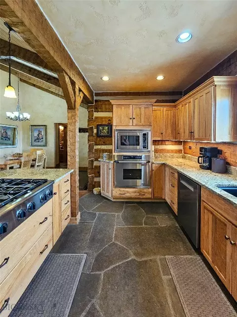 Kitchen - 1888 Boulder Rd, Mc Leod, MT 59052 photo 6 of 8