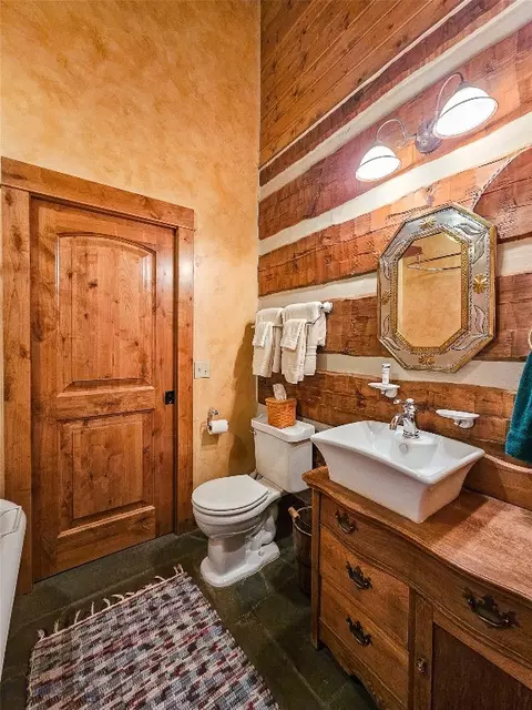 Bath - 1888 Boulder Rd, Mc Leod, MT 59052 photo 7 of 11