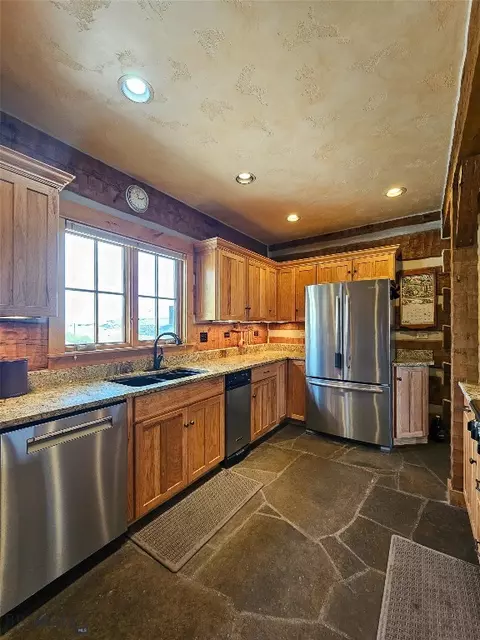 Kitchen - 1888 Boulder Rd, Mc Leod, MT 59052 photo 3 of 8
