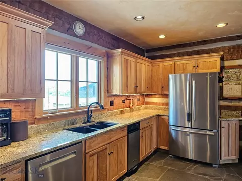 Kitchen - 1888 Boulder Rd, Mc Leod, MT 59052 photo 2 of 8