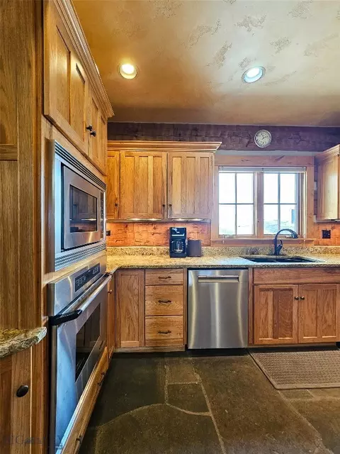 Kitchen - 1888 Boulder Rd, Mc Leod, MT 59052 photo 4 of 8