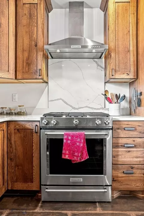 Kitchen - 112 Brownstone Loop, Big Sky, MT 59716 photo 4 of 7