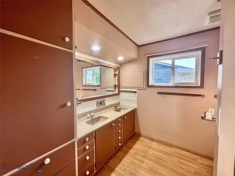 Bath - 920 E Center St, Dillon, MT 59725 photo 1 of 3