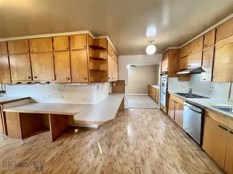 Kitchen - 920 E Center St, Dillon, MT 59725 photo 3 of 6