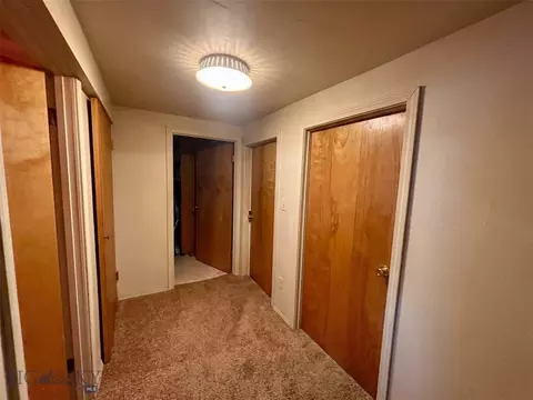 Entry Way - 920 E Center St, Dillon, MT 59725 photo 2 of 3
