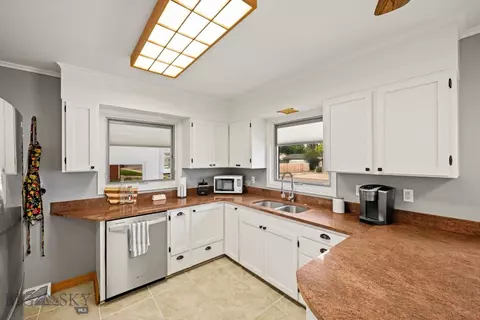 Kitchen - 650 E Morse St, Dillon, MT 59725 photo 2 of 4