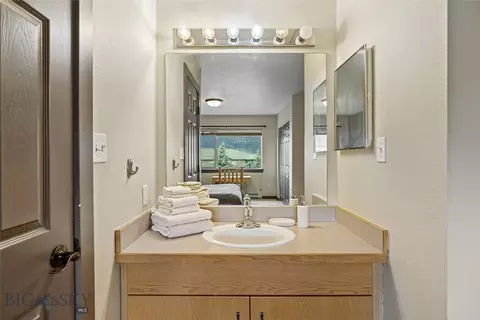 Bath - 376 Candlelight Meadow Dr, Big Sky, MT 59716 photo 5 of 7