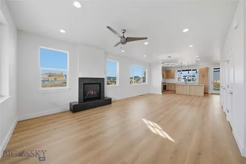 Living - 803 Spaniel Ln, Belgrade, MT 59714 photo 2 of 5