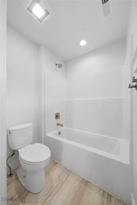 Bath - 803 Spaniel Ln, Belgrade, MT 59714 photo 5 of 6