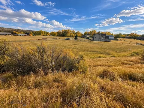 208 W 4th St, Clyde Park, MT 59018